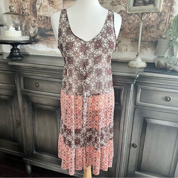 Multicolored Tiered Midi Sundress with V-Neck
Size XL - Picture 1 of 8